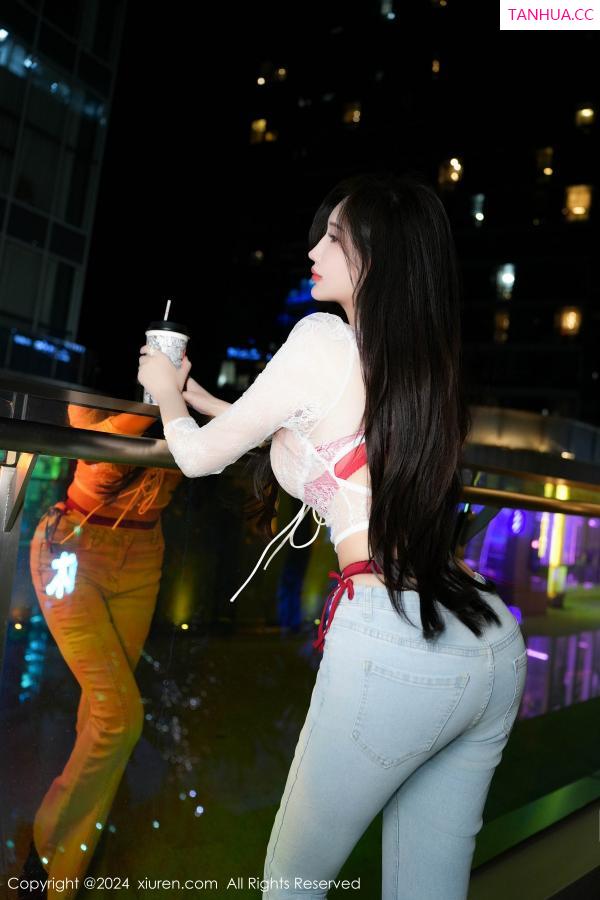 周妍希 奶瓶土肥圆 [XiuRen]高清写真图 2024.07.12 No.8846 Carol周妍希X 牛仔裤美腿第13张图片